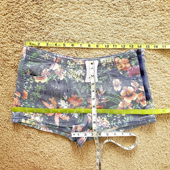 Gianni Bini junior denim shorts - Picture 14 of 14